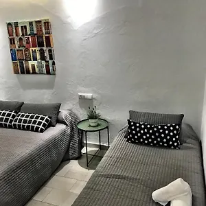 Bed And Center Homestay